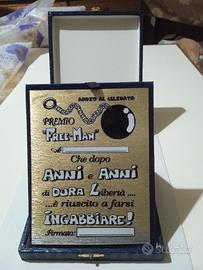 Cofanetto targa blu e oro con frase 