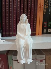 statuetta Madonna seduta bianca 
