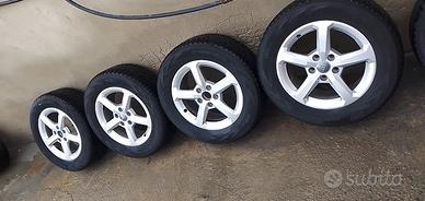 4 cerchi con gomme nuove audi 215 60 r16
