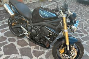 TRIUMPH street triple 675