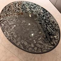 Tavolino in vetro decorato