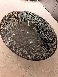 Tavolino in vetro decorato