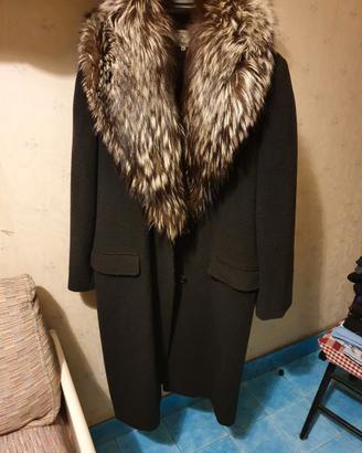 Cappotto loden con collo di pelliccia