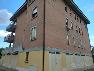 Immobile in asta di 150 m² con 3 locali e box auto
