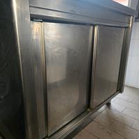 Banco da lavoro in acciaio