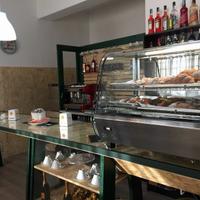 Arredamento per negozio bar salumeria