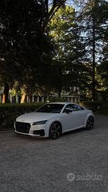 Audi tt s-line