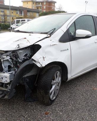 RICAMBI TOYOTA YARIS HYBRID ANNO 2015
