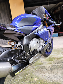 Yamaha R1 pronto pista