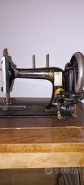 Macchina da cucire antica marca NAUMANN con mobile