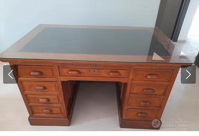 Scrivania in legno massello inizi 900
