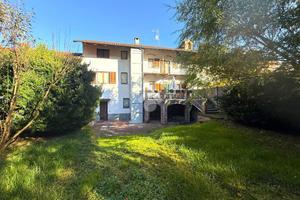 CASA SEMINDIPENDENTE A CAVAGNOLO