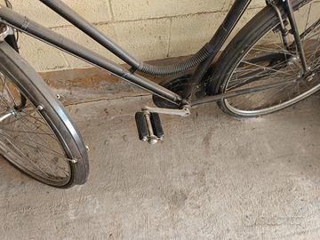 Bicicletta Bianchi antica da donna