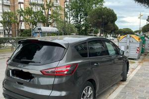 AUTOVETTURA FORD WA6