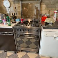 Cucina Indesit a gas con forno a gas