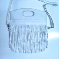 Borsa di marca Carpisa in pelle bianca con frange