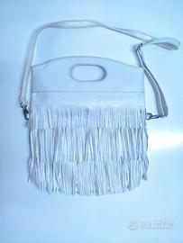 Borsa di marca Carpisa in pelle bianca con frange