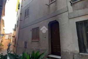 CASA SEMINDIPENDENTE A COLLEPARDO