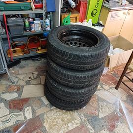 4 cerchi con gomme termiche