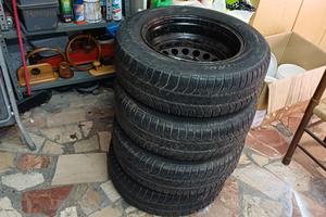 4 cerchi con gomme termiche