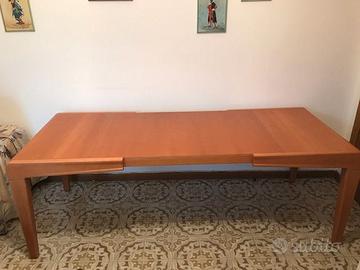 TAVOLO “MARCA VENTO” ALLUNGABILE PER 10-12 PERSONE