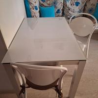 Tavolo bianco  con vetro - come nuovo 