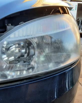 TATA INDIGO STATION WAGON 2009 - FARO ANTERIORE SI