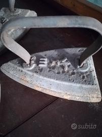 coppia ferri da stiro antichi 