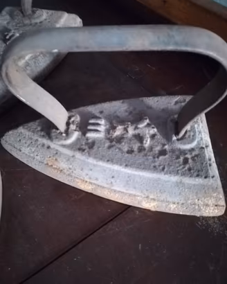 coppia ferri da stiro antichi 