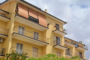 Appartamento+garage+cantina+ingresso indipendente