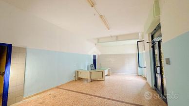 NEGOZIO A PANTIGLIATE