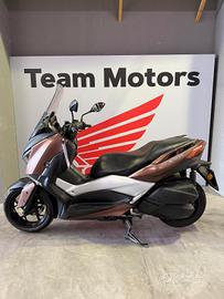 Yamaha X-Max 300 .