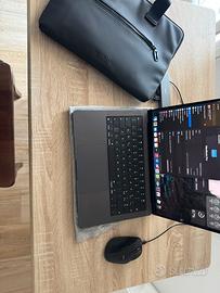 MacBook Pro M4 Pro 24GB – PARI AL NUOVO (13 cicli)
