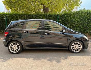 Mercedes b200