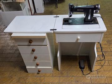 Macchina per cucire Necchi