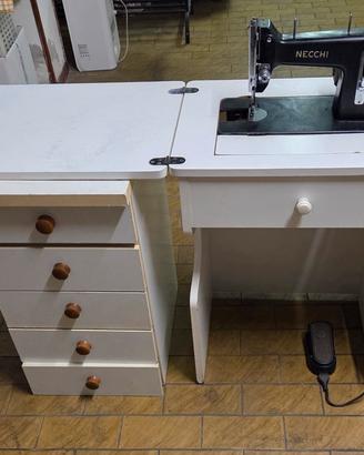 Macchina per cucire Necchi