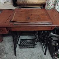 Macchina da Cucire SINGER con Tavolo - Anni 60