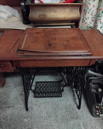 Macchina da Cucire SINGER con Tavolo - Anni 60