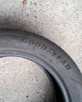 Gomme goodyear 215/55 R18
