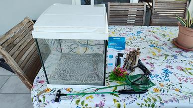 acquario da 30 litri completo di accessori