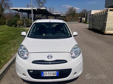 Auto Nissan micra del 2011 con 95000 km l’auto è s