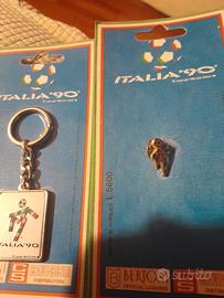 portachiavi e spilla italia 90