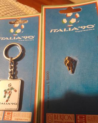 portachiavi e spilla italia 90
