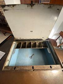 CASSETTA DI SICUREZZA ANTICA