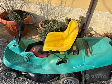 Trattore per erba