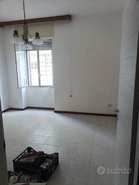 Camera ampie matrimoniali arredate