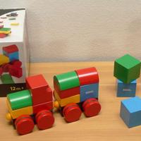 BRIO Railway, treno magnetico in legno + mattoni m