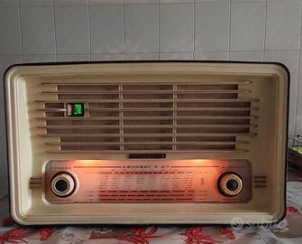 Radio a valvole 1960 Magnedine Italia