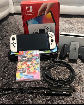 Nintendo Switch OLED Pack Completo + Gioco