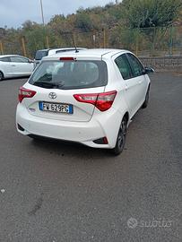 Toyota Yaris Active 1000 benzina 